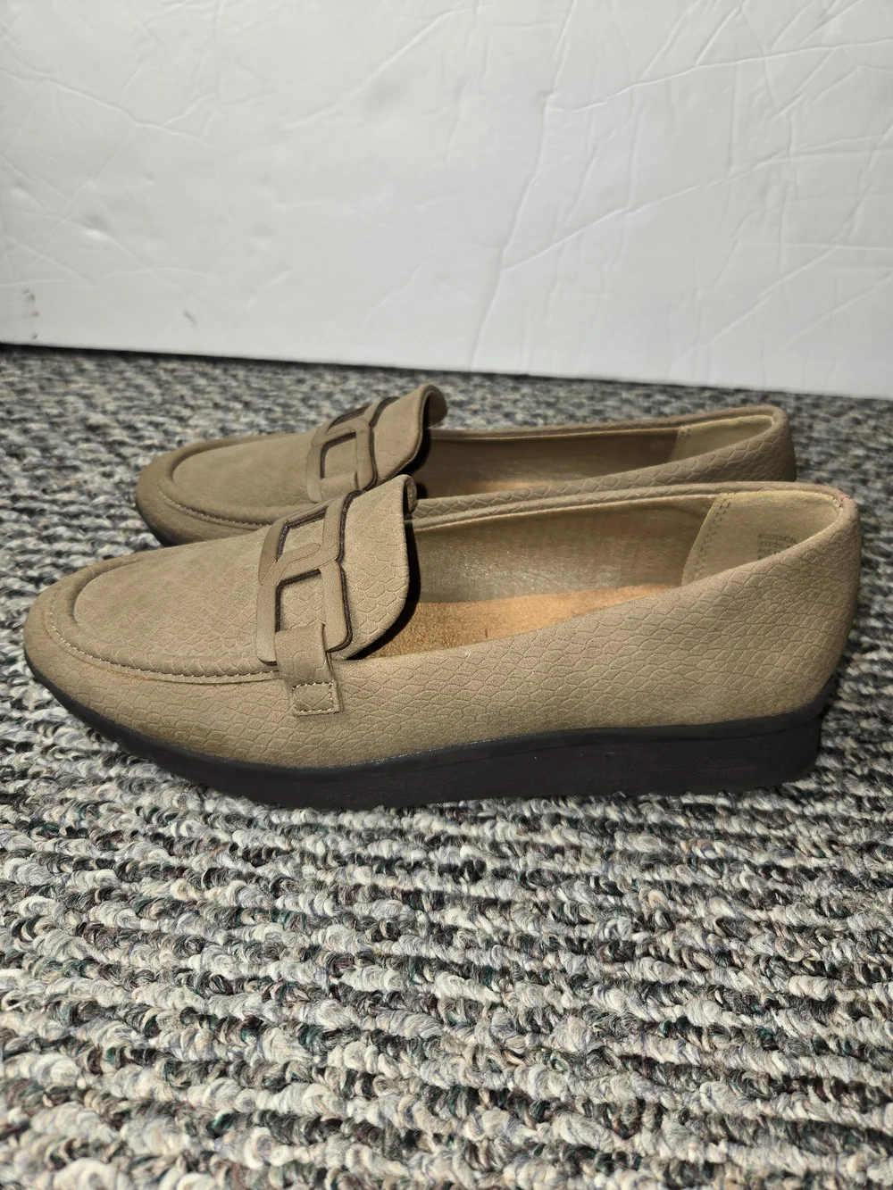 Baretraps Addison Women's Memory Foam Loafers Brown Size 6M